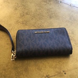 Michael Kors wristlet